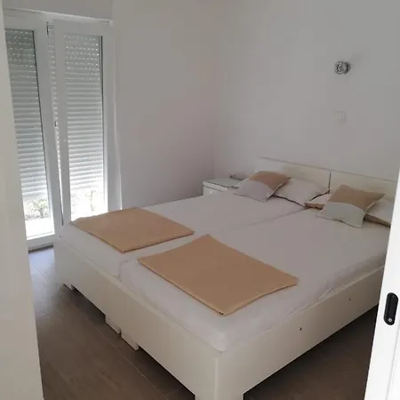 Apartmani Deluxe Jasenice  Exterior photo