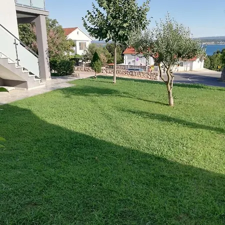 Apartmani Deluxe Jasenice  Exterior photo