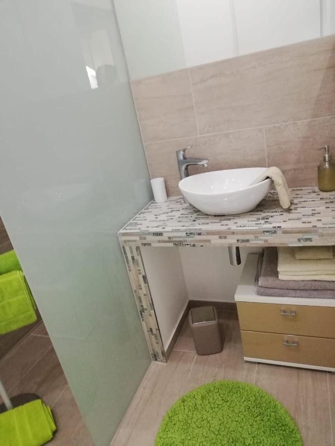 Deluxe Apartment *